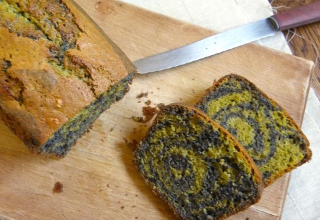 Cake marbré au thé matcha et sésame noir