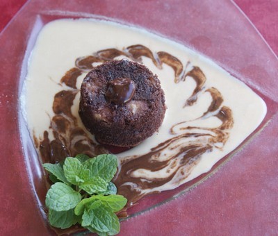 Fondant au chocolat coulant fourré à la poire