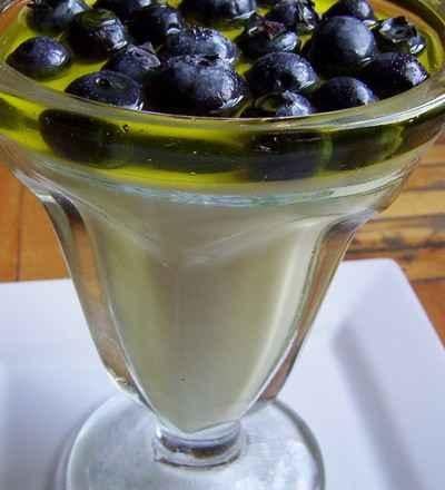 Verrine au fromage blanc, bleuets et gelée au citron