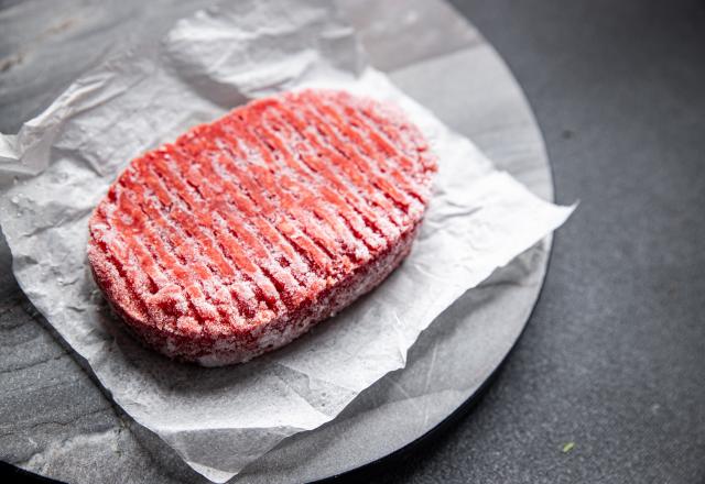 Steaks hachés surgelés : ce qu’il faut éviter si vous ne voulez pas manger de la semelle