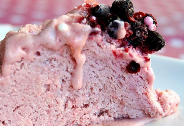 Gâteau glacé aux fruits rouges