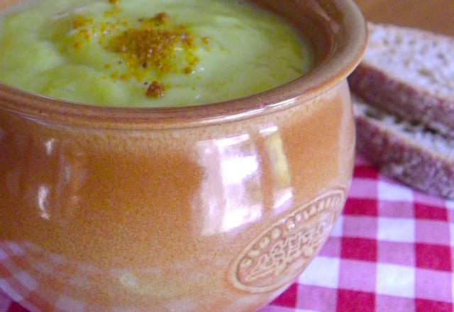 Velouté de poireaux au citron et curry doux