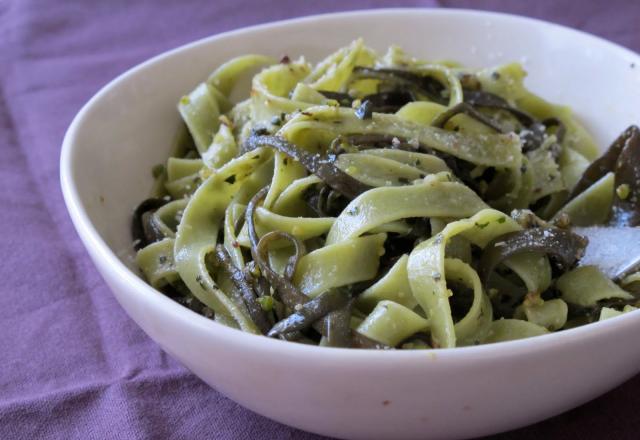 Tagliatelles et spaghettis de la mer au pesto de pistache