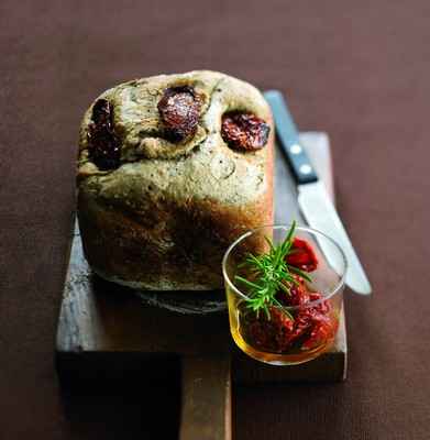 Pain aux herbes de Provence et aux tomates séchées