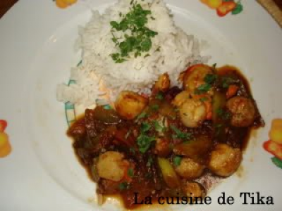 Noix de saint jacques au wok et légumes piquants