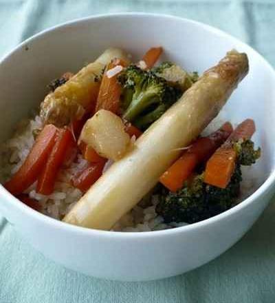 Riz sauté aux légumes de printemps