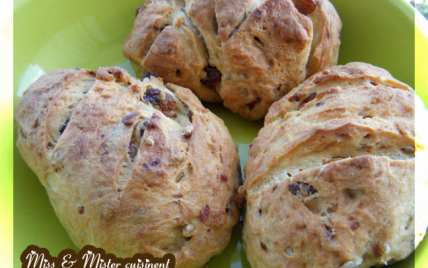 Petits pains briochés aux fruits secs