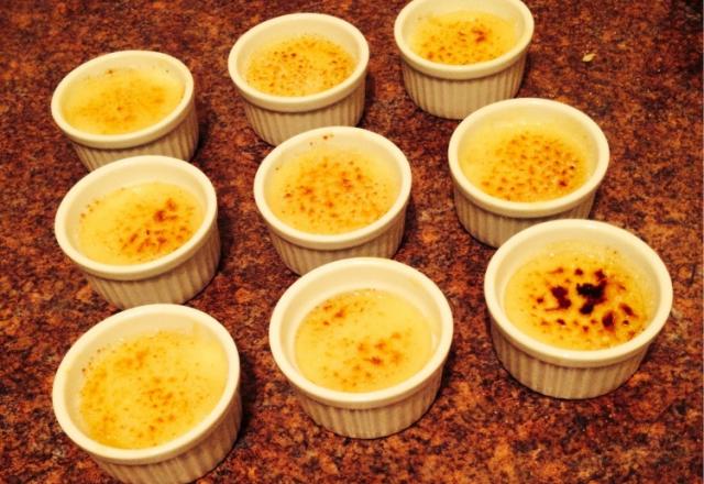 Crème brûlée à la vanille classique