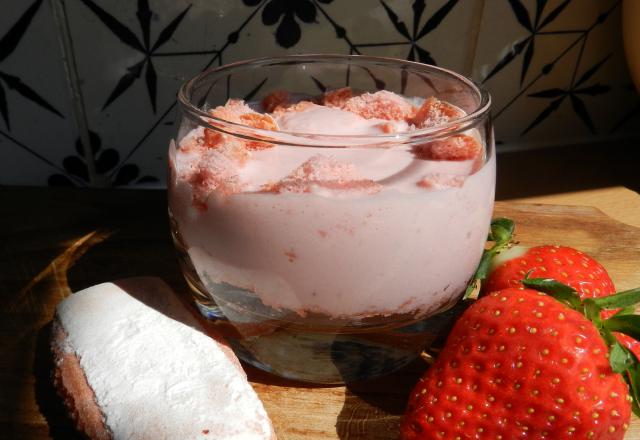 Variation de cheese cake aux fraises et biscuits de Reims