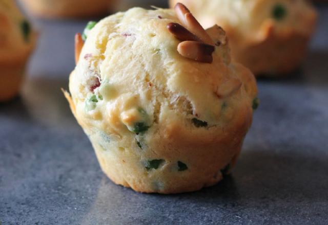 Cake au magret fumé, petit pois et fèves