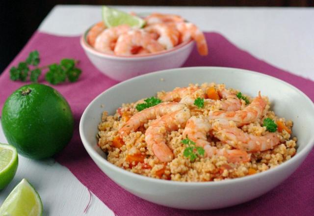 Couscous parfumé à la sauce tomate et aux crevettes