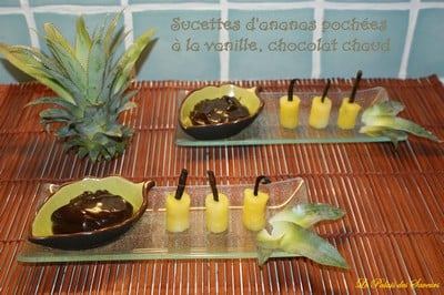 Sucettes d'ananas Victoria pochées à la vanille, chocolat chaud