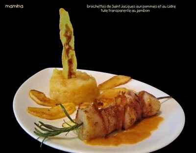 Brochette de Saint-Jacques à la compote de pommes et beurre de cidre