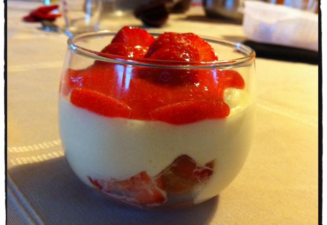 Tiramisu aux fraises parfumé à l'amaretto