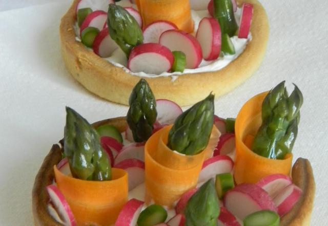 Tartelettes au St Môret et petits légumes de printemps