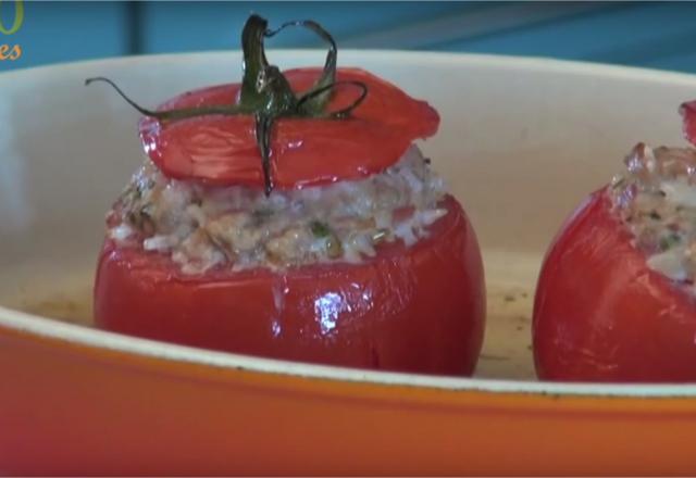 Tomates farcies au hachis de jambon cru et veau