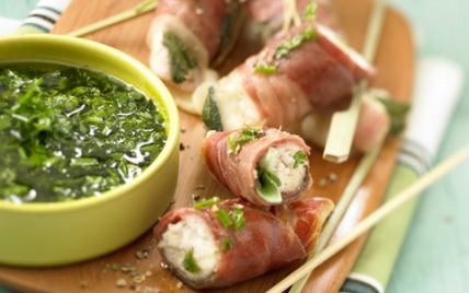 Saltimboccas de filets de lapin à la sauge et au jambon cru de grand-mère