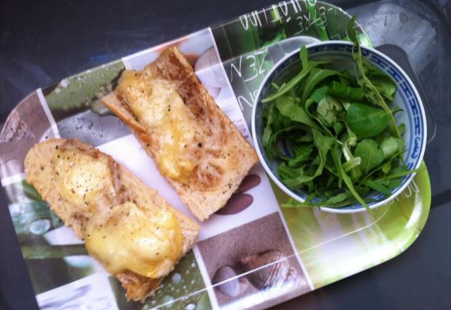 Tartines gourmandes chèvre et miel "Les Ruchers de L'Aurion" et son mélange Roquette et Mâche