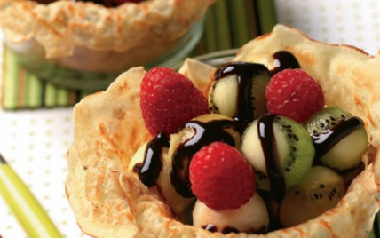 Nids de crêpes aux fruits et au chocolat