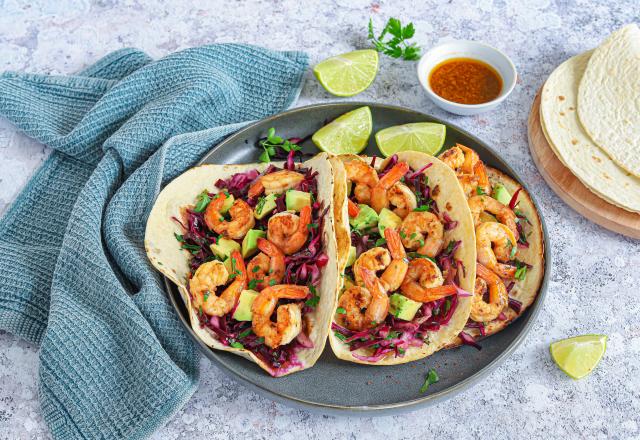 Tacos aux crevettes grillées et salade de chou rouge