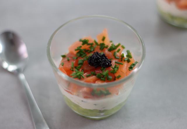 Verrine avocat-saumon-boursin