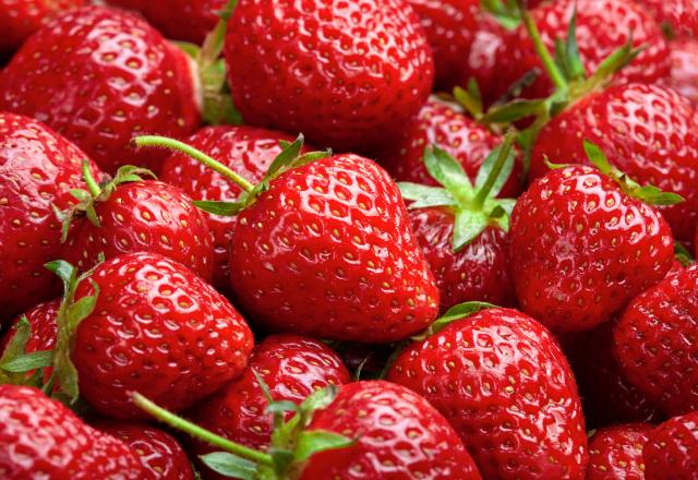 Conservez 2 fois plus longtemps vos fraises avec cette astuce incroyable