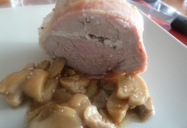 Filet mignon de porc lardé au fromage au poivre