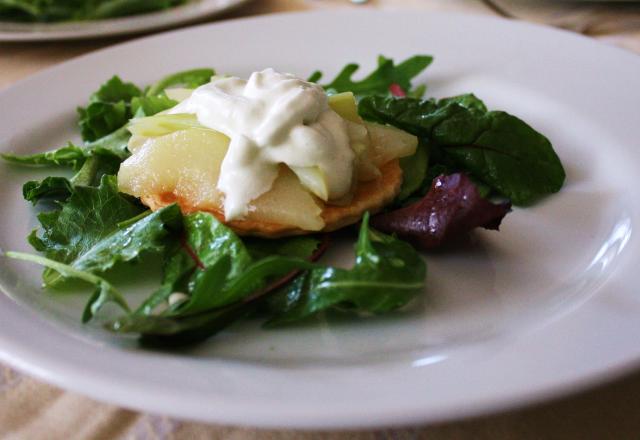 Tartelette fine, poire fenouil et mousse au Roquefort