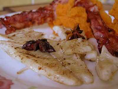 Filets de daurade au lard et purée de patates douces