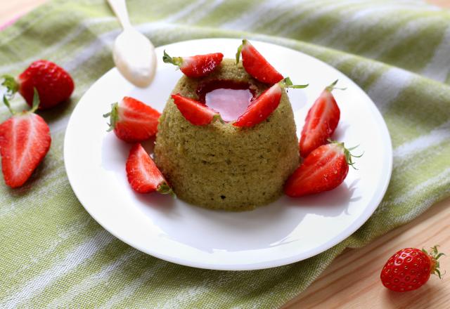 Petits moelleux au thé vert et aux fraises