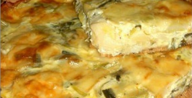 Tarte complète aux poireaux, moutarde, Comté et graines de lin