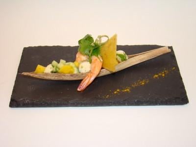 Tartare de crevettes et mangue à la vanille, croustillant coco-curry