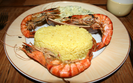 Gambas à la plancha fondue de poireaux et riz safrané