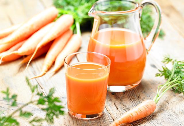 Jus de carotte glacé