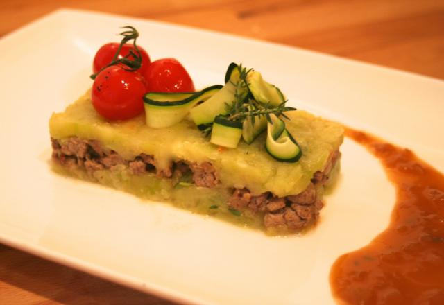 Parmentier de courgettes et agneau au cumin, sauce au thym