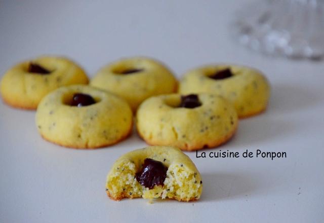 Biscuits aux graines de pavot garnis de ganache choco