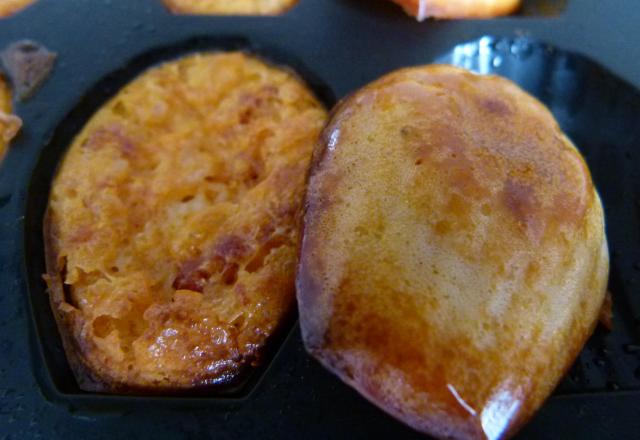 Madeleines au vieux cantal, noix et tomates confites