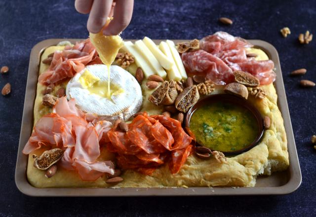 Planche focaccia au camembert