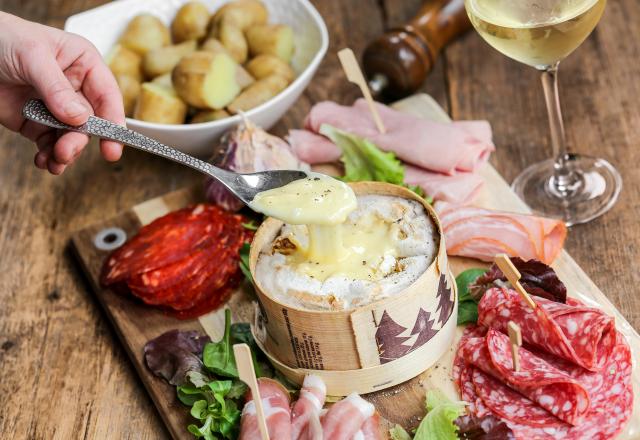 Fini le fromage fondu sans goût, le meilleur mont d'or du monde vient d'être élu !