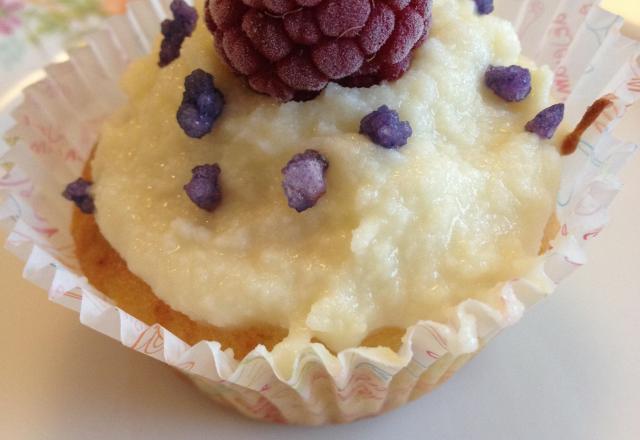 Cupcakes chocolat blanc, violette et framboise