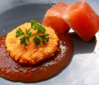 Mousse de tomate tiède, coulis glacé