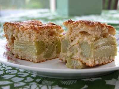 Gâteau de rhubarbe à la mode lorraine