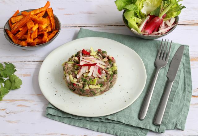 Tartare de Magret de Canard à la pomme verte et frites de patates douces au four