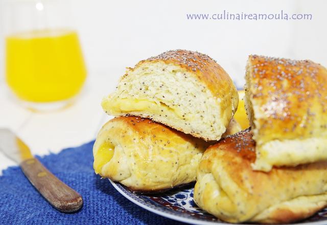 Brioche au pavot fourrée à la crème d'orange