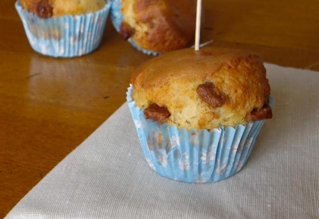 Muffins sans beurre à la compote, fève tonka et pépites de Pralinoise