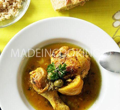 Tajine de poulet au citron et aux olives, semoule de blé