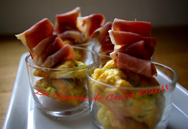 Mini cakes à la courgettes et au jambon cru