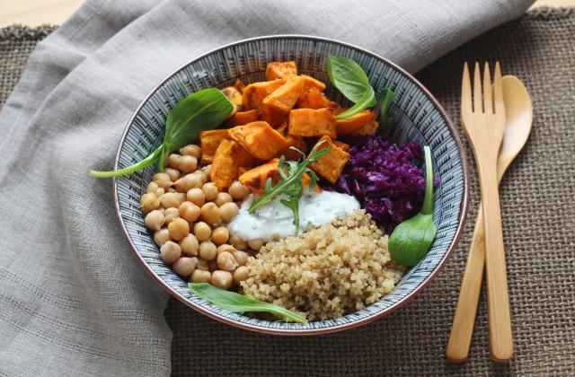 Buddha bowl, oeufs brouillés au saumon fumé, croquettes de pommes de terre : le menu de la semaine du 11 au 15 avril