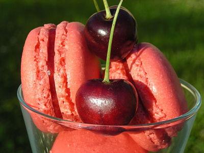 Macaron à la cerise