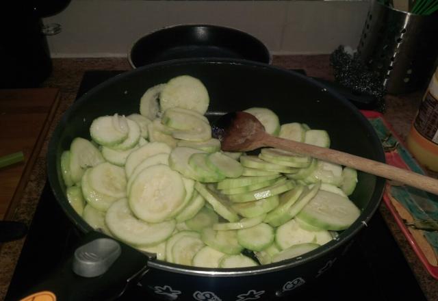 Poêlée de courgettes au comté